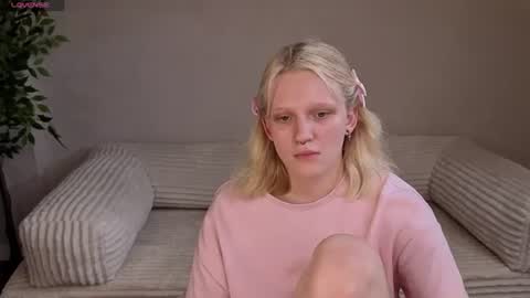 Lily online show from August 3, 4:41 am
