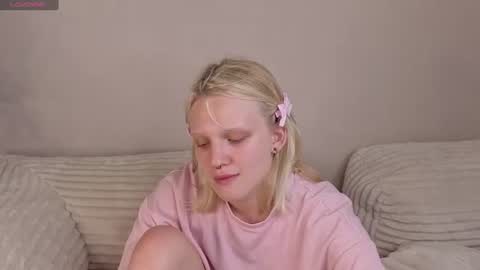 Lily online show from August 4, 4:20 am
