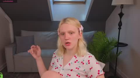 Lily online show from August 11, 9:11 am