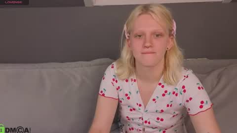 Lily online show from August 11, 3:14 pm