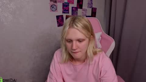 Lily online show from August 15, 9:24 am