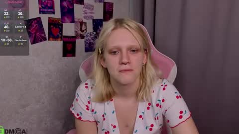 Lily online show from August 15, 4:44 pm