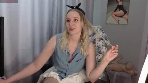 LillyFan X online show from July 17, 5:18 am