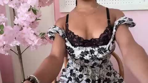 Lilly Loana online show from August 7, 6:52 pm