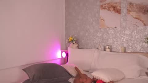 Lilly Thompson  online show from August 6, 1:04 am