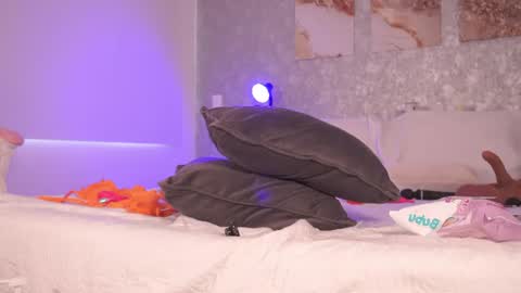 Lilly Thompson  online show from August 9, 7:37 pm