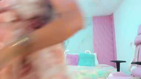 lillyy16 online show from August 7, 11:10 am