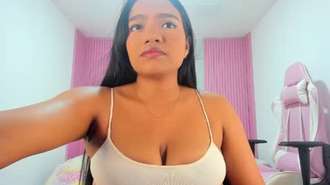 lillyy16 online show from August 10, 2:29 pm