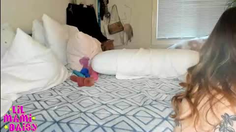 Daisy Bby online show from August 8, 2:11 am