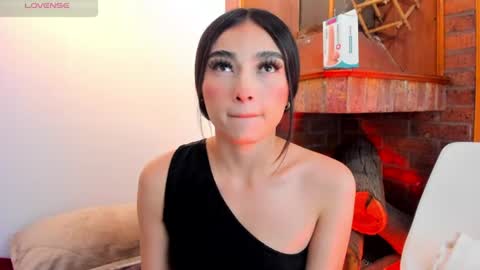 lilmei_ online show from August 4, 8:06 pm