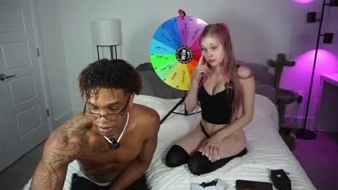 Octavia online show from August 7, 1:49 am