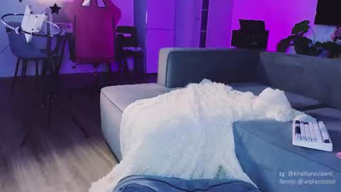 lilpresident online show from August 6, 1:32 pm