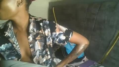 liltemptation01 online show from August 9, 5:25 pm