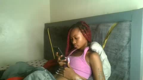 liltemptation01 online show from August 14, 11:36 am