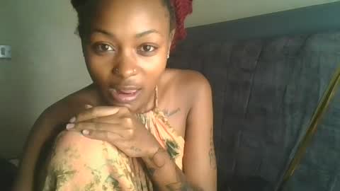 liltemptation01 online show from August 16, 7:45 am