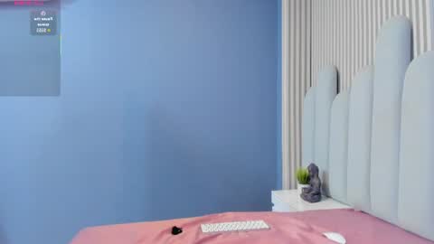  lily  online show from August 14, 8:07 am