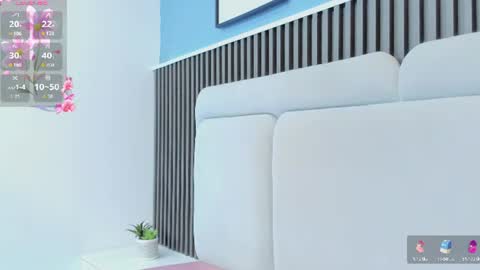  lily  online show from August 15, 8:51 am