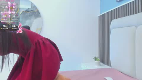  lily  online show from August 15, 9:57 am