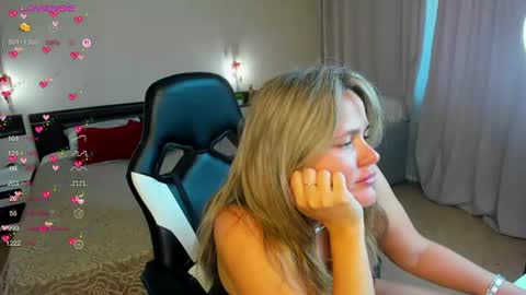 Lily online show from August 12, 6:38 am
