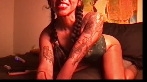 lily_henry online show from August 7, 8:14 am