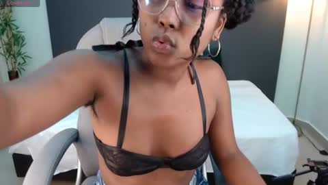 lily_mendoza online show from July 15, 12:00 am