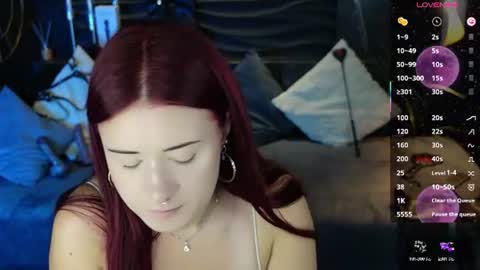 Lily online show from August 5, 7:45 pm