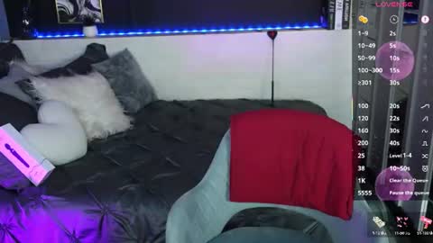 Lily online show from August 10, 3:02 pm
