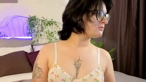 lily_peachy online show from August 13, 2:03 am