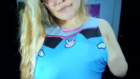 lily_stone04 online show from August 13, 9:23 am