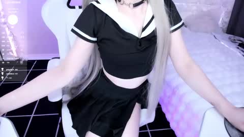 Lily online show from April 30, 4:37 am