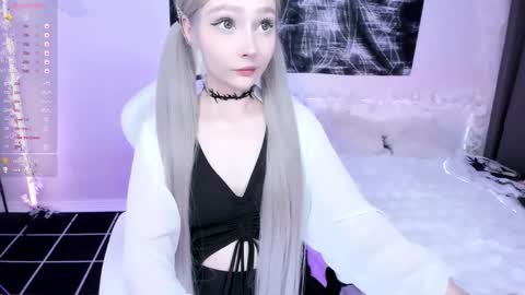 Lily online show from May 13, 1:05 am