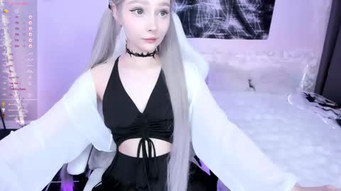Lily online show from May 13, 2:11 am