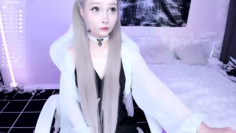 Lily online show from June 9, 9:54 pm
