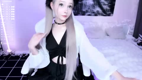 Lily online show from June 9, 11:00 pm