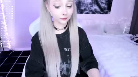 Lily online show from June 12, 1:34 am
