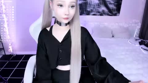 Lily online show from June 17, 12:42 am