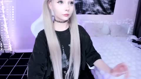 Lily online show from June 24, 3:41 am