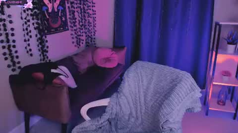 LILY online show from August 6, 2:38 pm