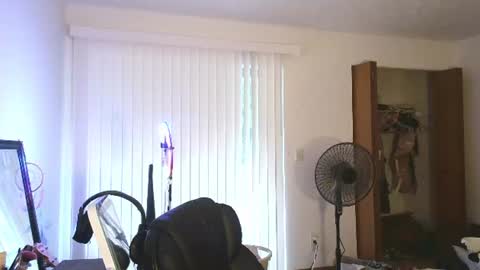 lilybvixen online show from August 14, 11:36 am