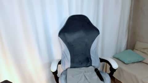 lilydavisss online show from July 26, 5:12 am