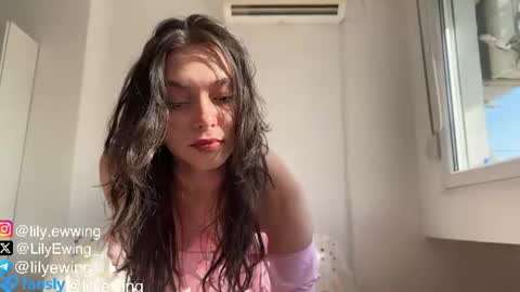 Lily Ewing  online show from July 7, 3:05 pm