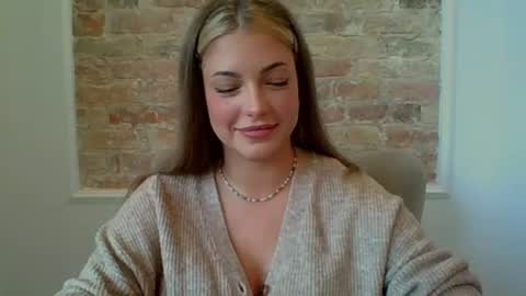 Lily online show from July 20, 6:16 am