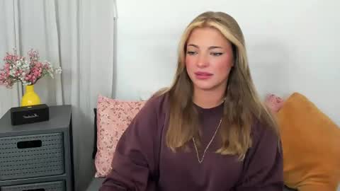 Lily online show from July 21, 8:38 am