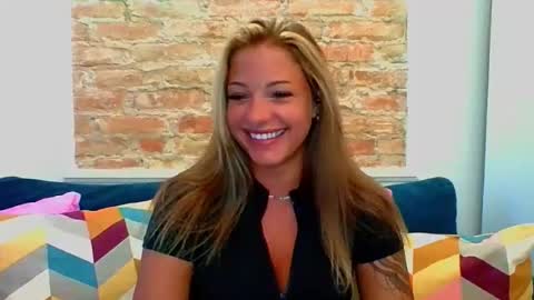 Lily online show from August 16, 6:23 pm