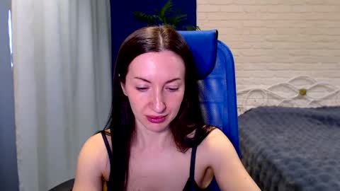 Lily online show from April 29, 9:34 am
