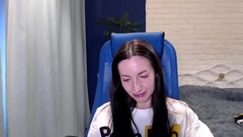 Lily online show from May 12, 8:58 am