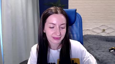 Lily online show from May 12, 10:04 am