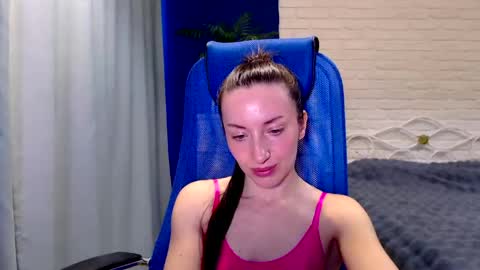 Lily online show from June 1, 9:34 am