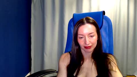 Lily online show from June 8, 8:42 am