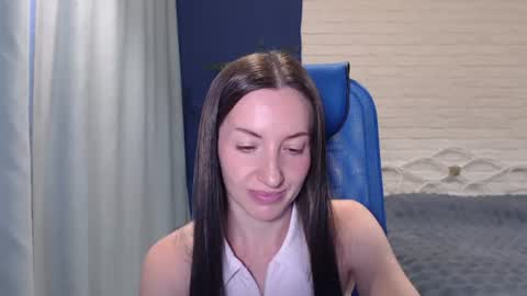 Lily online show from July 6, 9:23 am